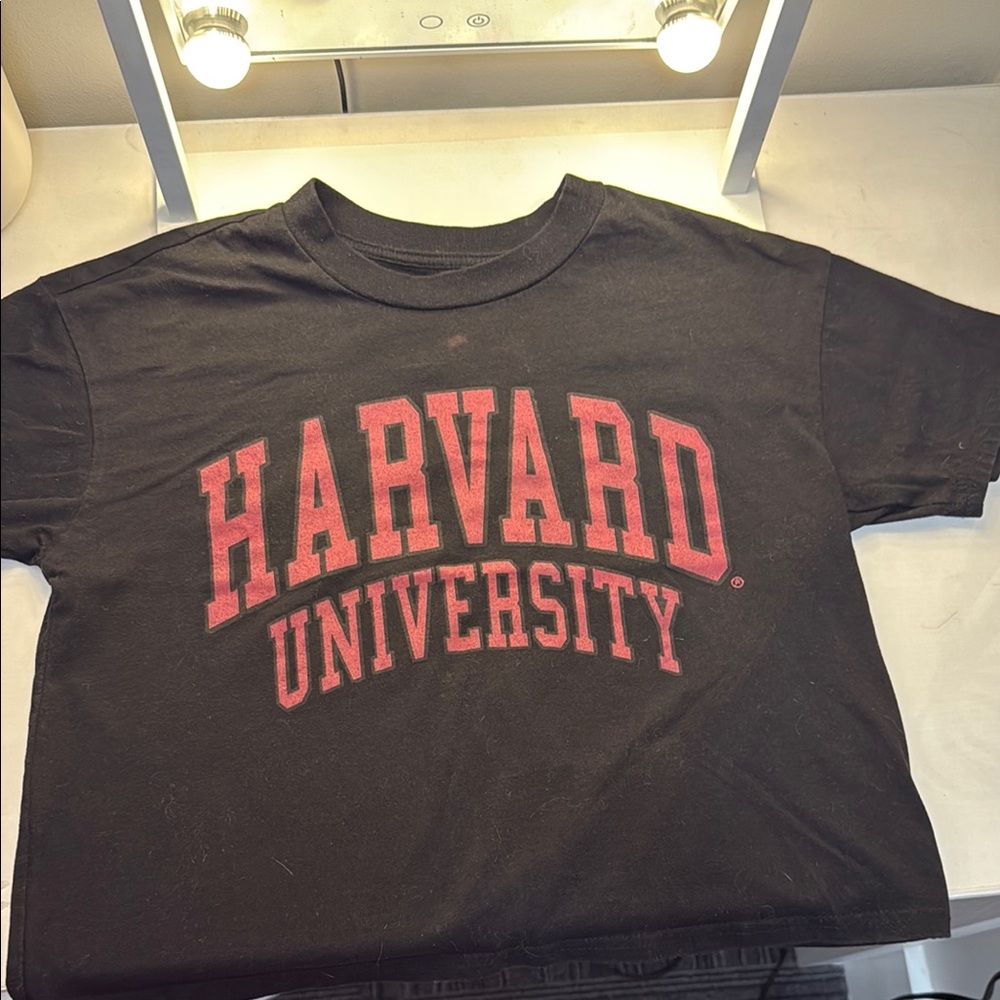 Harvard University adults cropped Black T-Shirt